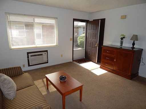 5th image of 4522 Waynedale Cir