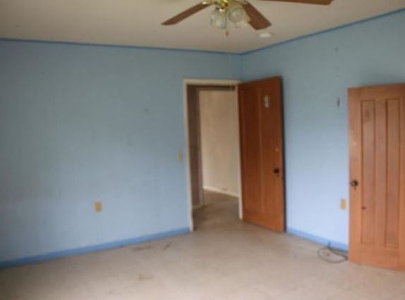 5th image of 2902 Brown Ave