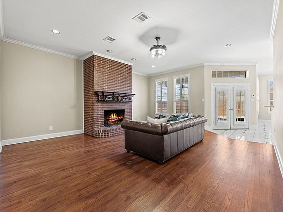 5th image of 117 Country Club Dr