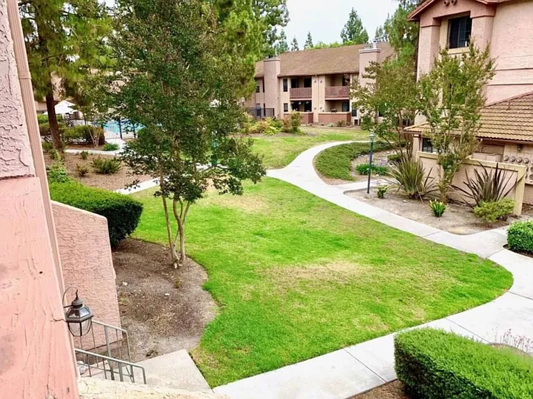Alta Carmel Ct — Photo 6