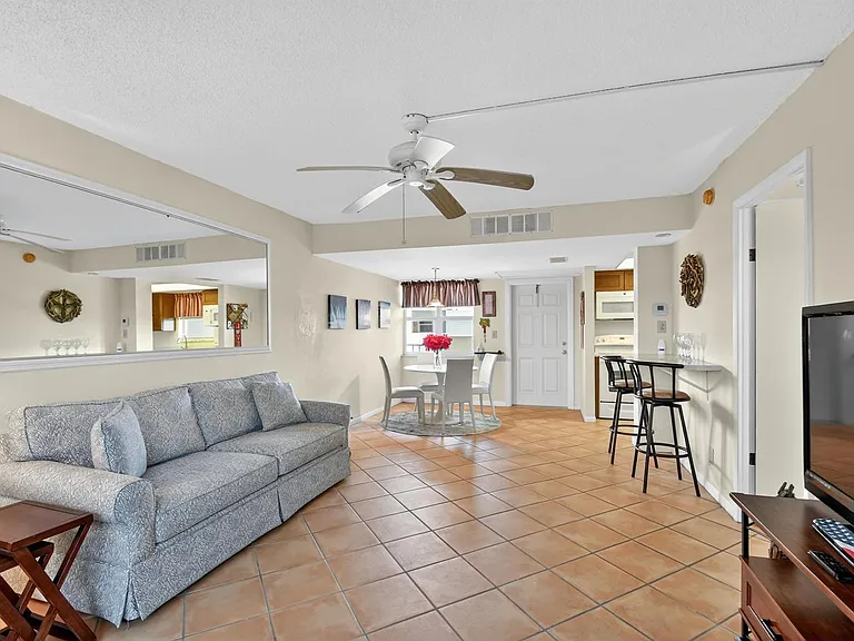 1810 New Palm Way #415 — Photo 7