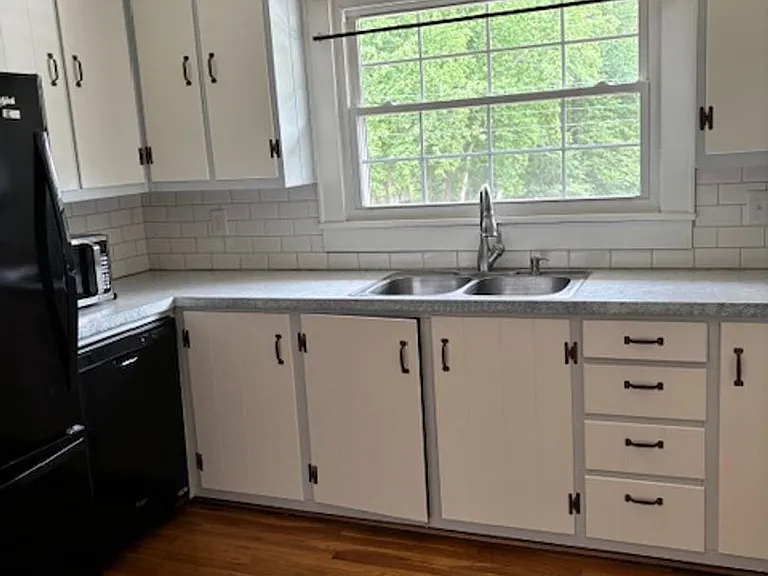 407 Janie St — Photo 17