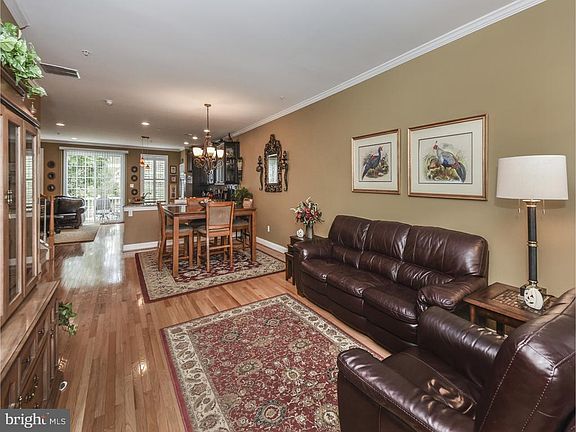 2nd image of 3226 Brookside Dr