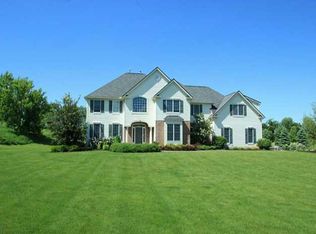 2 Wood Spring Hl, Mendon, NY 14506