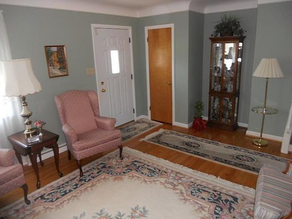 5th image of 5412 Bluebird Ln