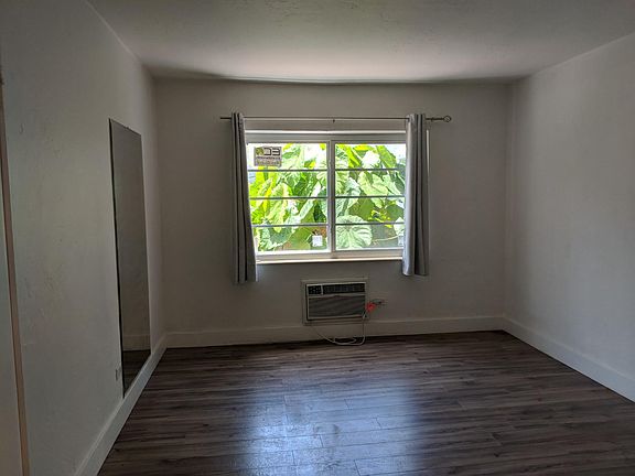 2nd image of 1535 Jefferson Ave APT 5