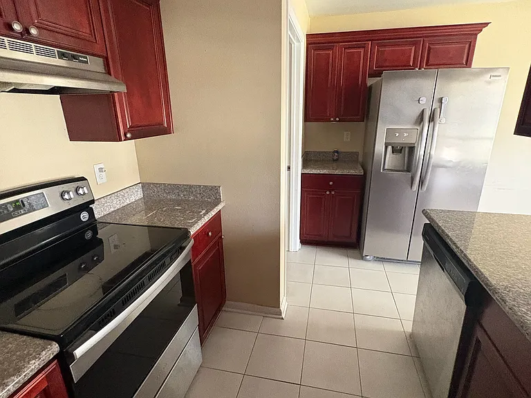 7509 Callahan Dr — Photo 3