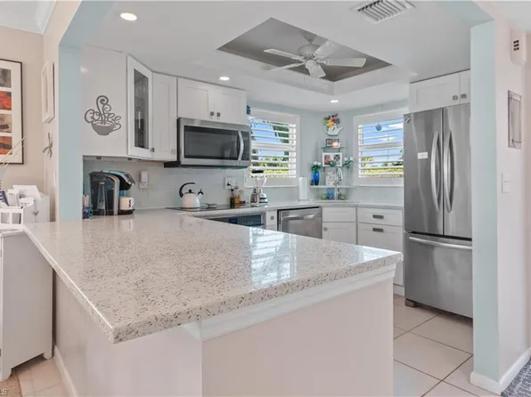 37 High Point CIR E #210, NAPLES, FL 34103