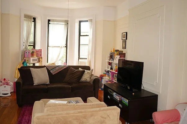 Rented by MNS | media 18