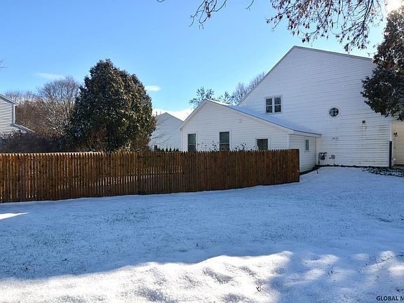 3rd image of 12 Clubhouse Dr