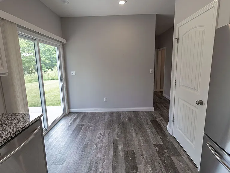 2801 Amberwood Ct — Photo 8