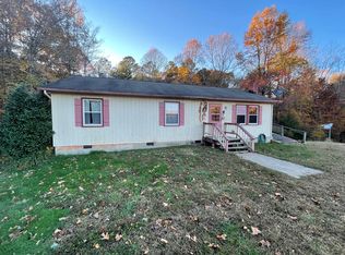 1185 Fox Fire Dr, Bracey, VA 23919