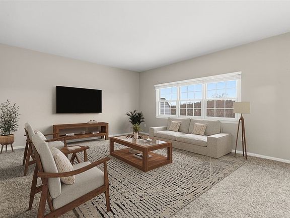 5th image of 105 Woodcrest Dr