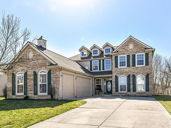 2nd image of 8078 Lawrence Woods Pl