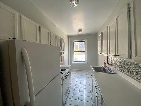 2nd image of 4791 Broadway #3