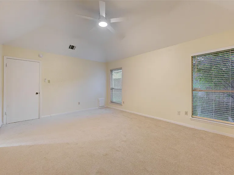 12810 Chaseland Ln — Photo 24