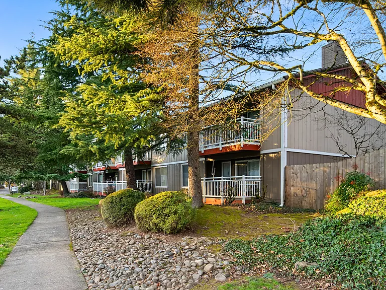 Cascade Park Apartments — Photo 28