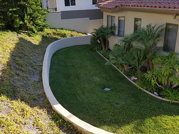 Amazing Spacious Private Back Yard