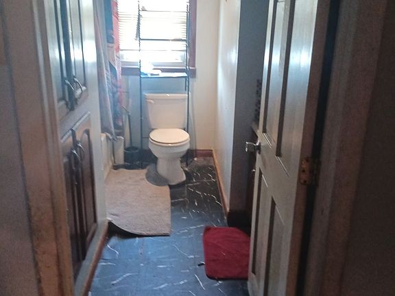 5th image of 1013 Henry St