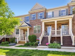 290 Broadmoor Ln, Bartlett, IL 60103
