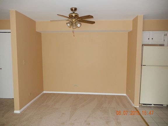 4th image of 670 Pinecrest Dr APT 302