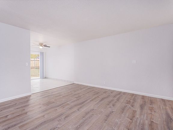 4th image of 6037 N Haven Dr