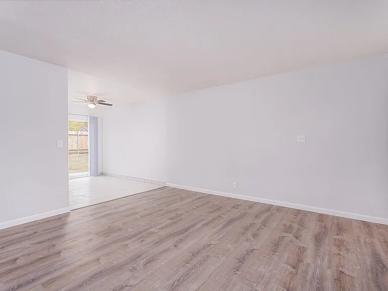 6037 N Haven Dr — Photo 4
