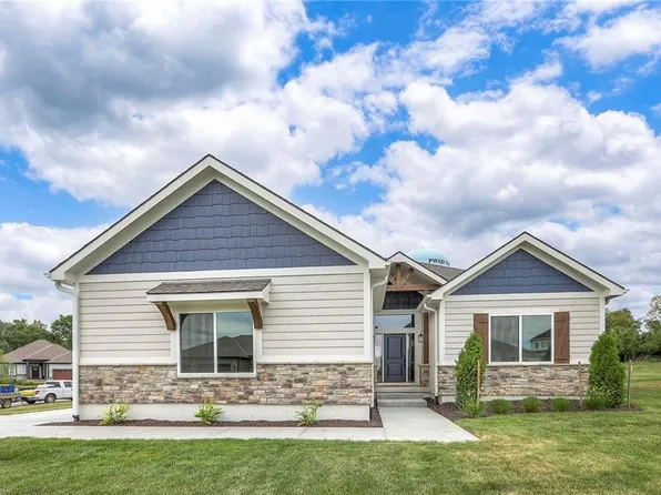 9301 SW Leviathan Ct, Blue Springs, MO 64064