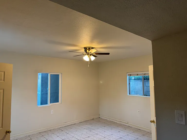 3240 Fashion Ave — Photo 5