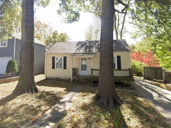 1225 NE 43rd St, Kansas City, MO 64116
