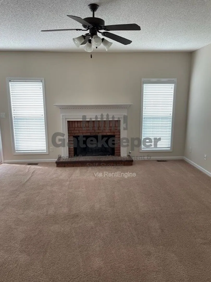 4 bed, 3.5 bath, 2866 sqft, $2,795 — Photo 4