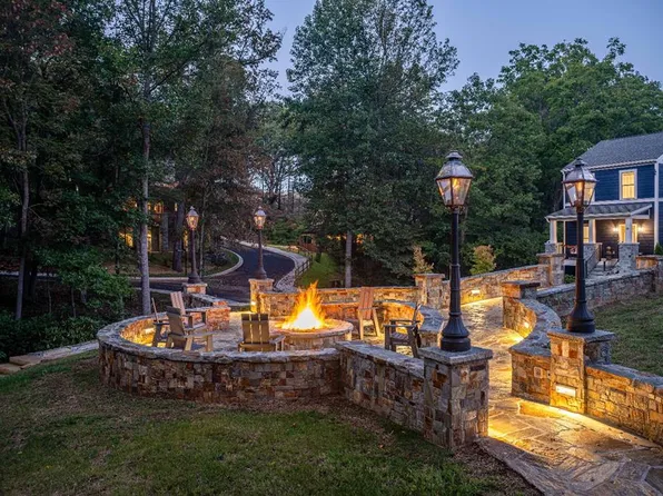 49 Village Cir E, Franklin, NC 28734