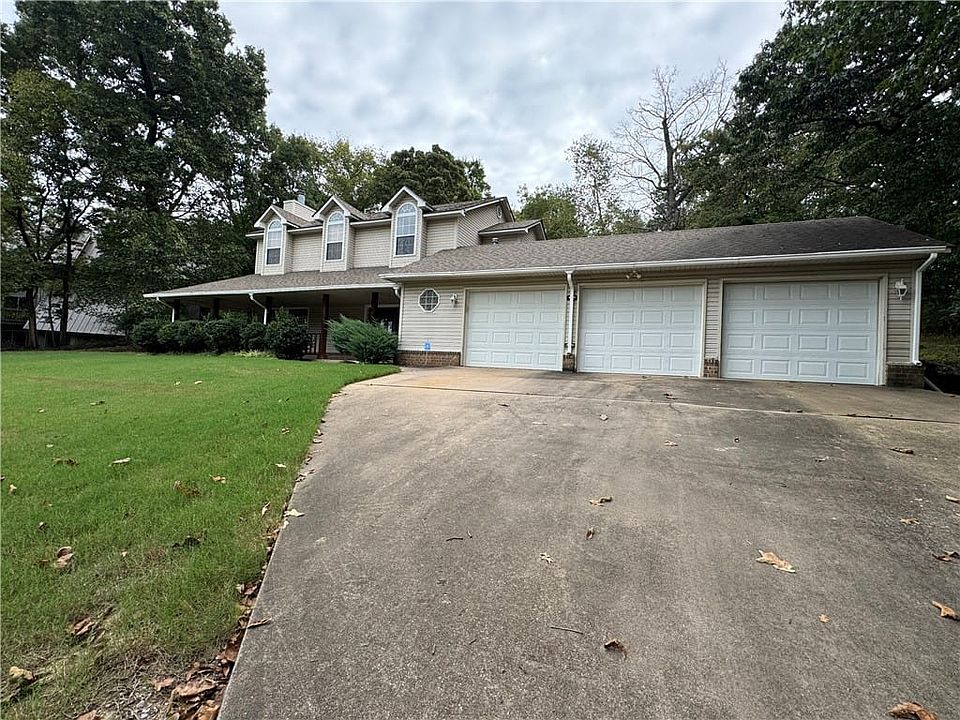 1st image of 13830 Canterbury Dr