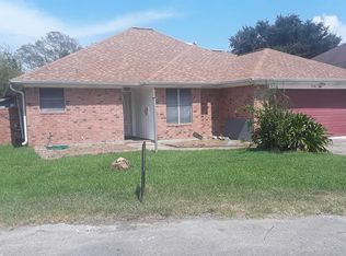 3936 Suncrest Dr, Groves, TX 77619