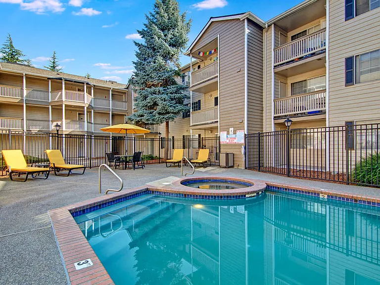 Bayview Apartment Homes Pool and Spa Area