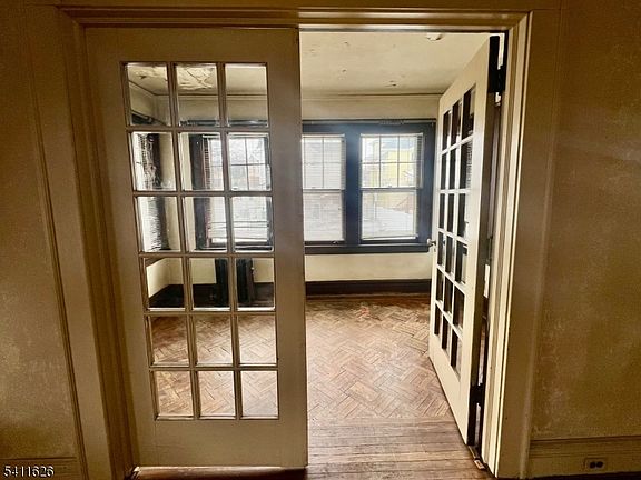 5th image of 315 Rutledge Avenue