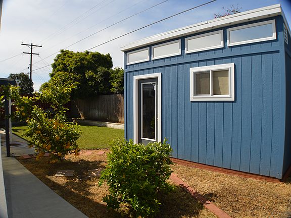 5th image of 3265 Moccasin Ave