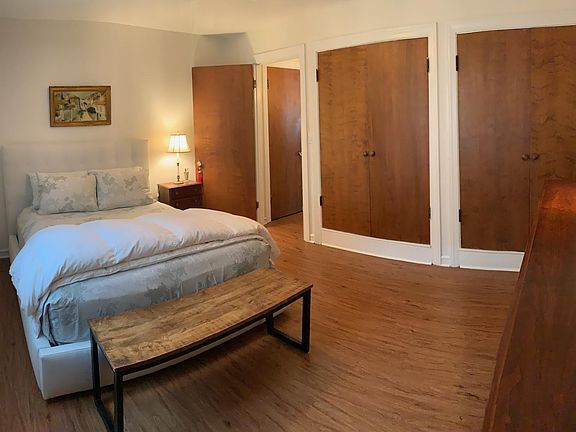 Primary bed room