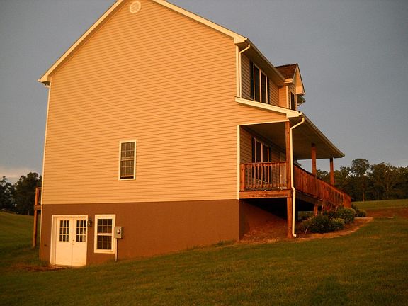 3rd image of 340 Moore Dr