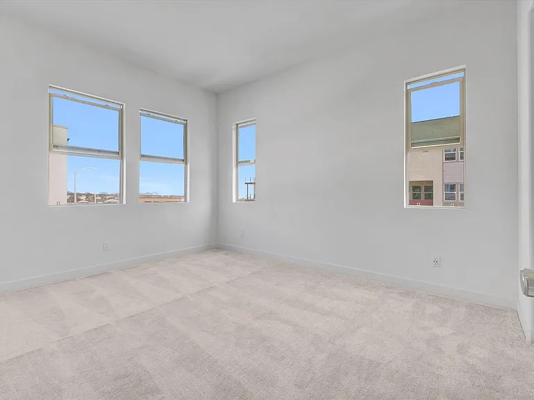 1285 Hollyleaf Ter — Photo 11