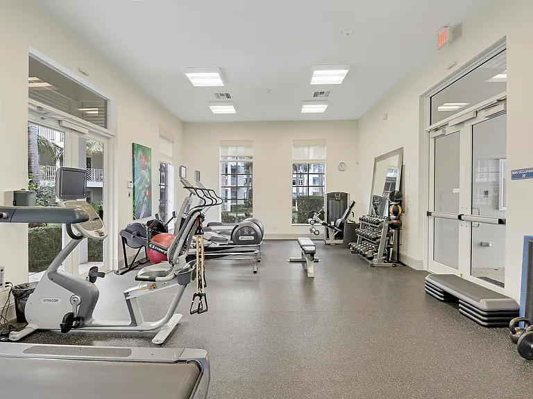 515 Bay Colony Dr N — Photo 59