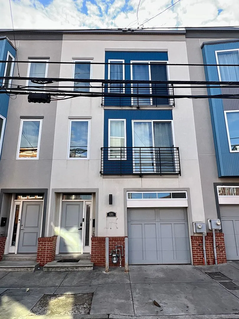 Gorgeous 3-Bedroom Townhome with One-Car Garage in Olde Kensington! Available mid-August! — Photo 3