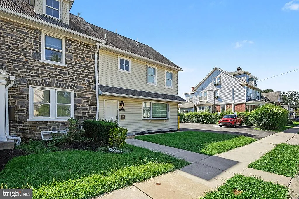 3 bed, 4.0 bath, 3600 sqft, $2,900 — Photo 3