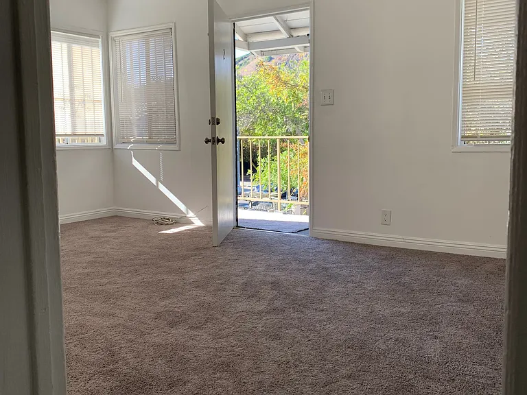 4137 Chevy Chase Dr — Photo 10