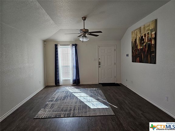 4th image of 907 Lasso Dr #A & B