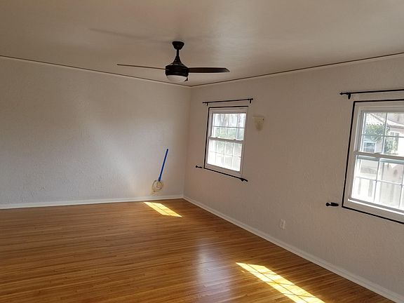 2nd image of 233 1/2 Pomona Ave