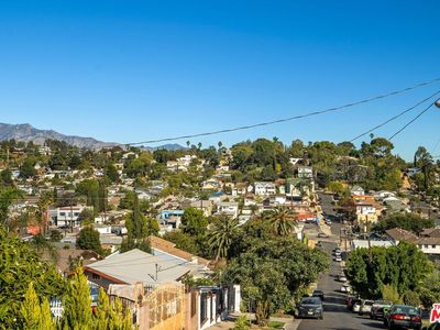 554 Neva Pl, Los Angeles, CA, 90042