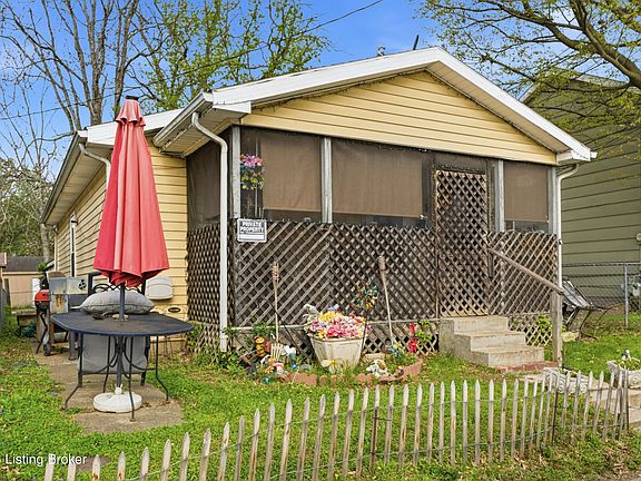 3rd image of 104 Martin Luther King Jr St