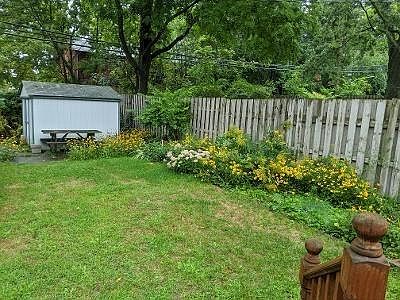 2nd image of 1929 Camelot Rd