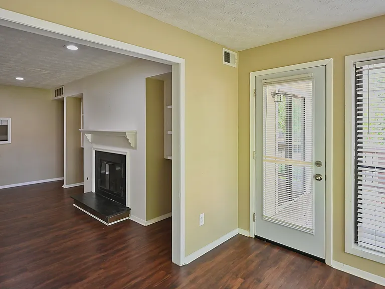 908 Park Ridge Cir — Photo 20